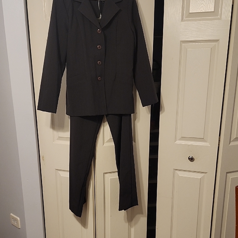 Elegant Gray Pantsuit